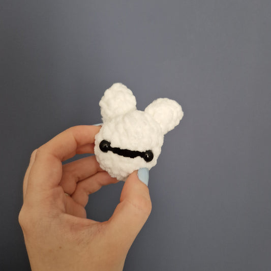 Healthcare Companion white chunky crochet mouse keyring