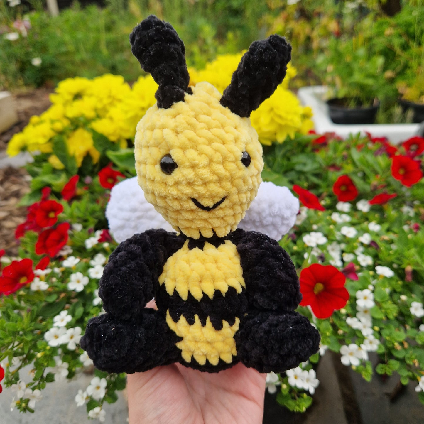 Chunky, super soft sitting bumble bee