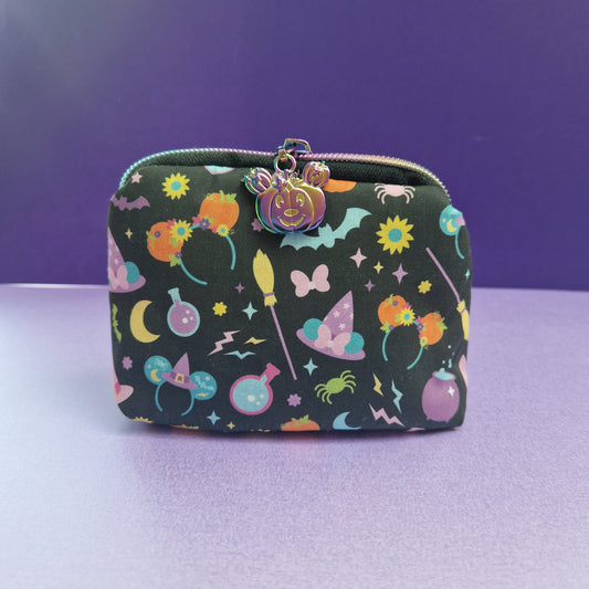 Spooky mini triangle shaped pouch cosmetic bag with pumpkin mouse zipper pull