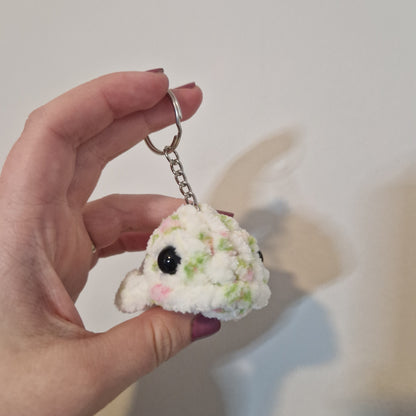 White floral mini whale chenille yarn crochet keyring