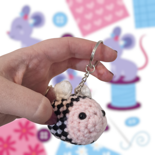 Pink bumble bee yarn crochet keyring