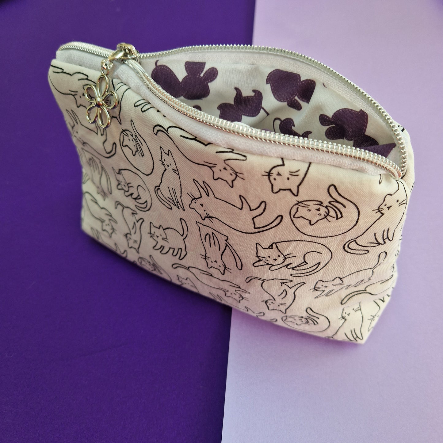 Cat triangle shaped cosmetic bag pouch with zipper